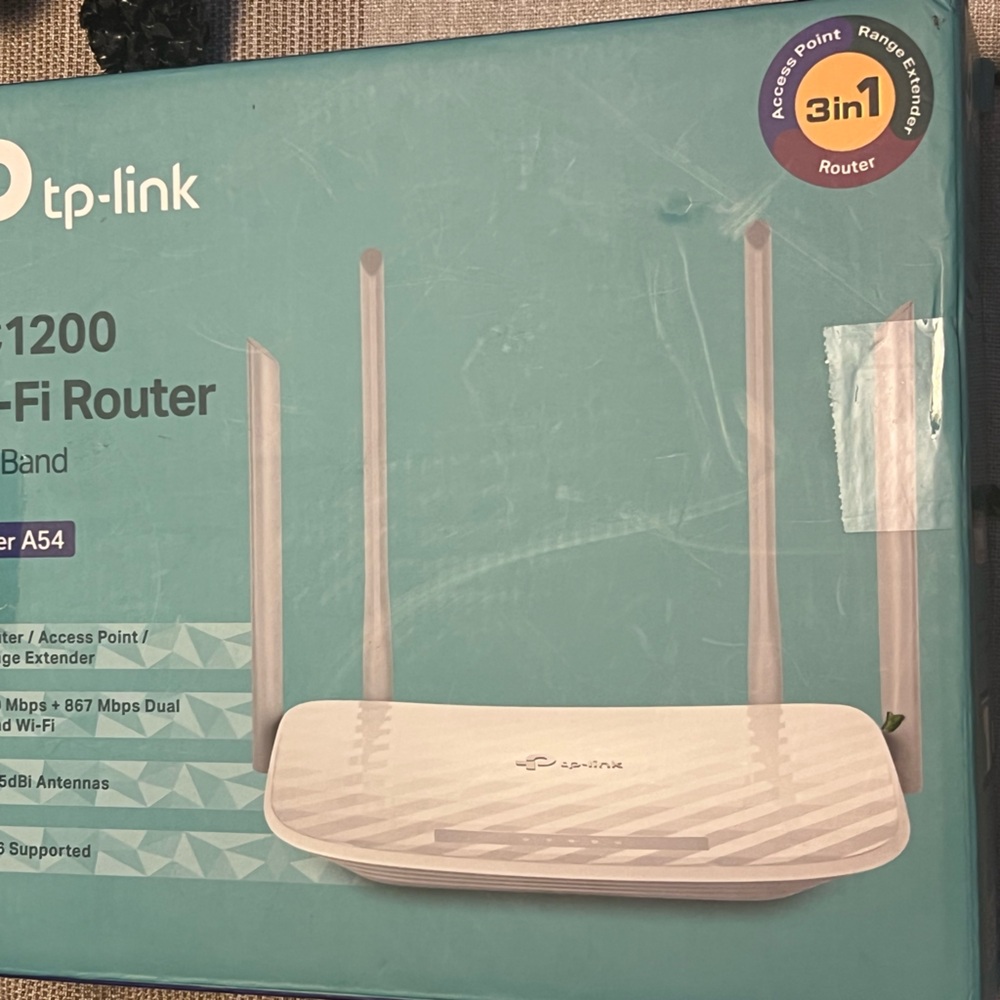 TP-Link Wi-Fi Router - White and Gray